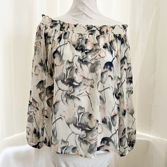 Floral off the shoulder Blouse Size M - Picture 1 of 7